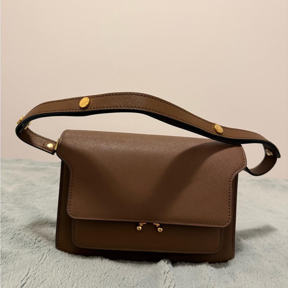 Elegant Brown Leather Shoulder Bag